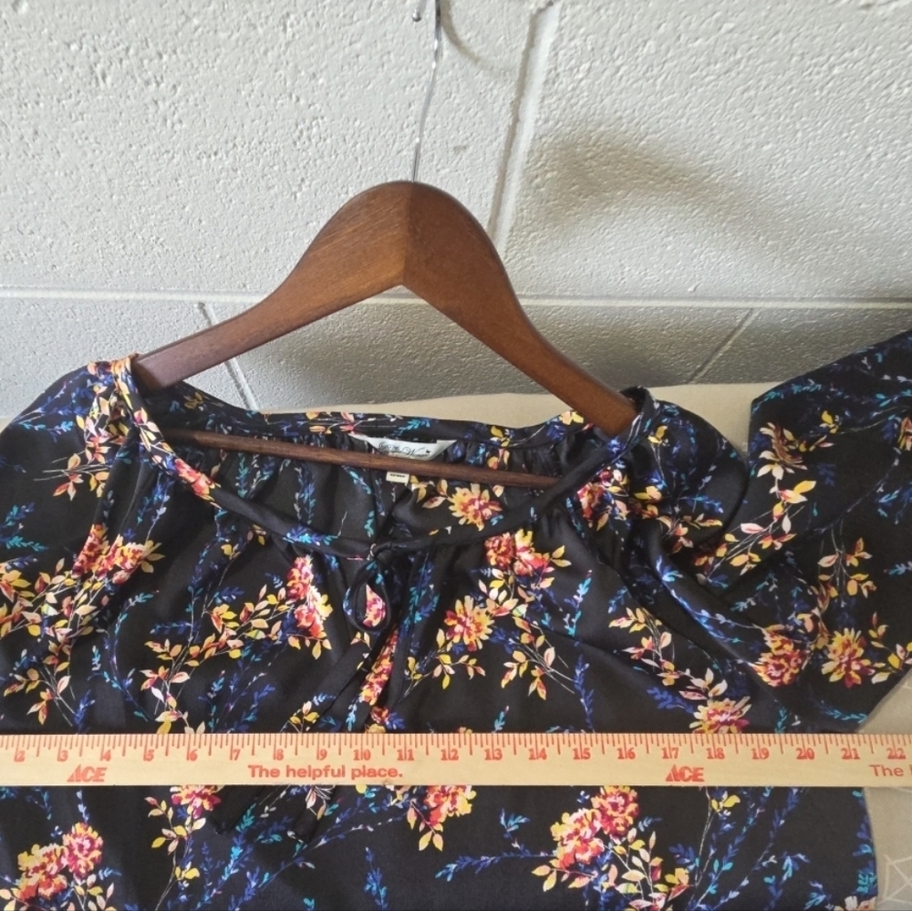 The Pioneer Woman Black Floral Peasant Blouse with Pink & Blue Accents Size M - Picture 5 of 8